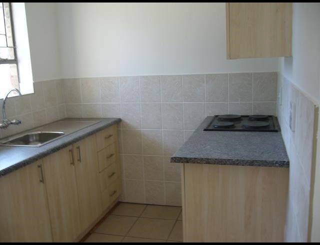 2 BEDROOM PROPERTY TO RENT IN DIE BULT